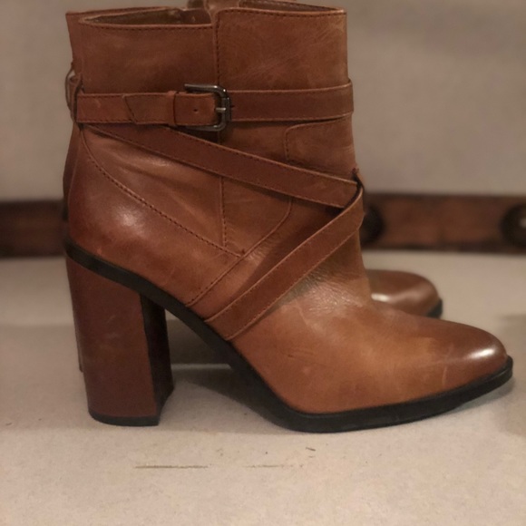 Vince Camuto Shoes - Vince camuto tan booties block heel